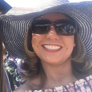 Meet your Posher, Monica